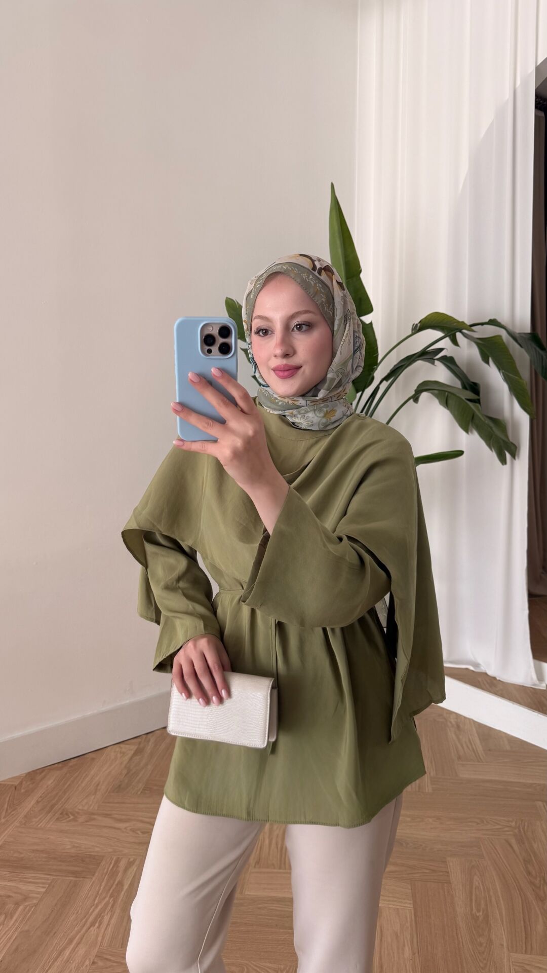 Pelerin Detaylı Bağcıklı Tunik